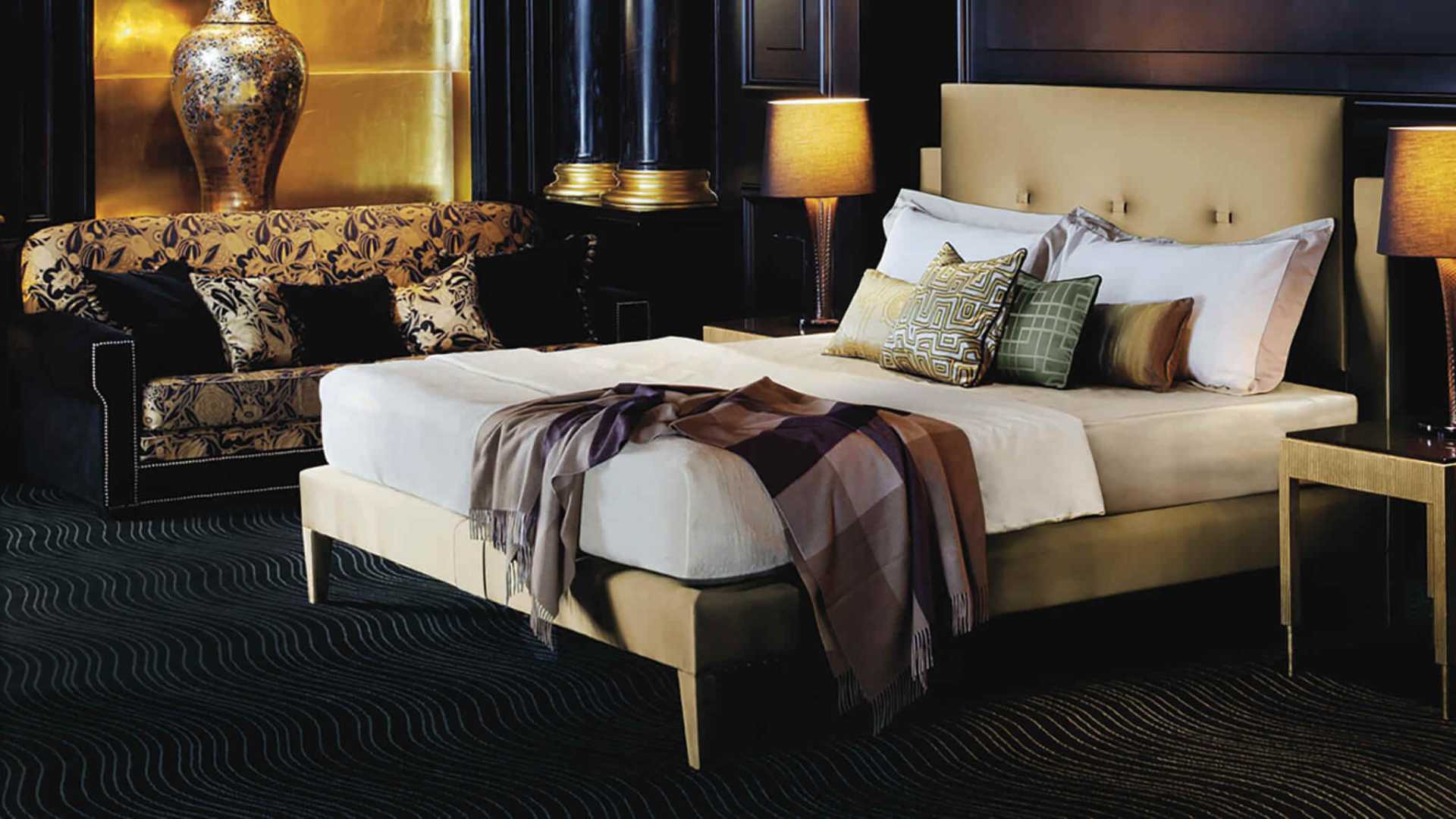 Savoir beds no2 in a luxurious décor