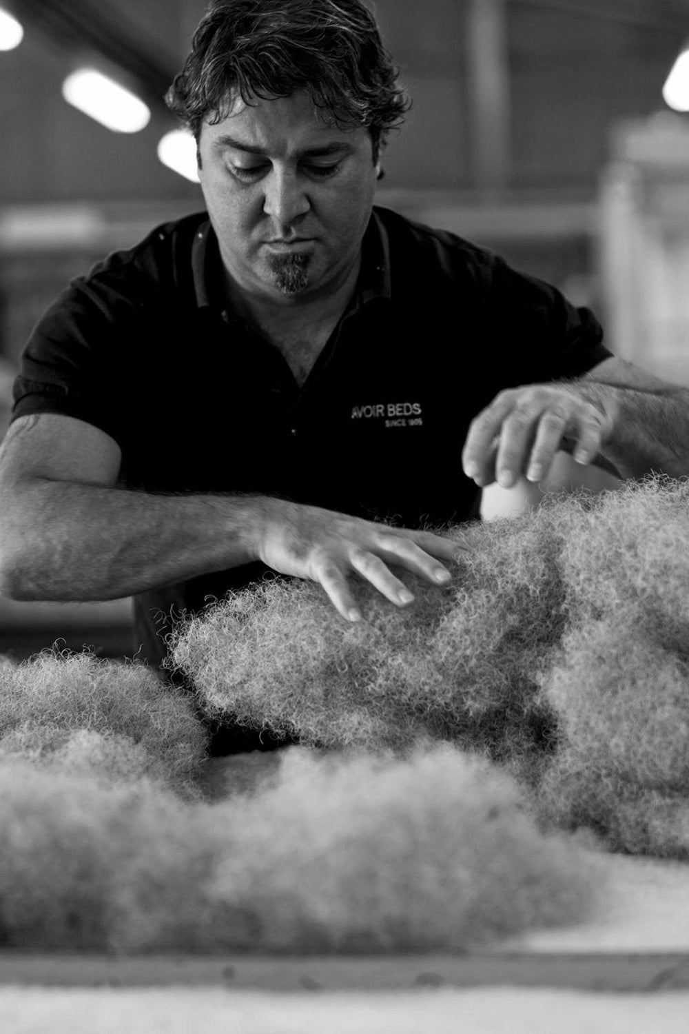 Savoir craftsman hand laying horse hair