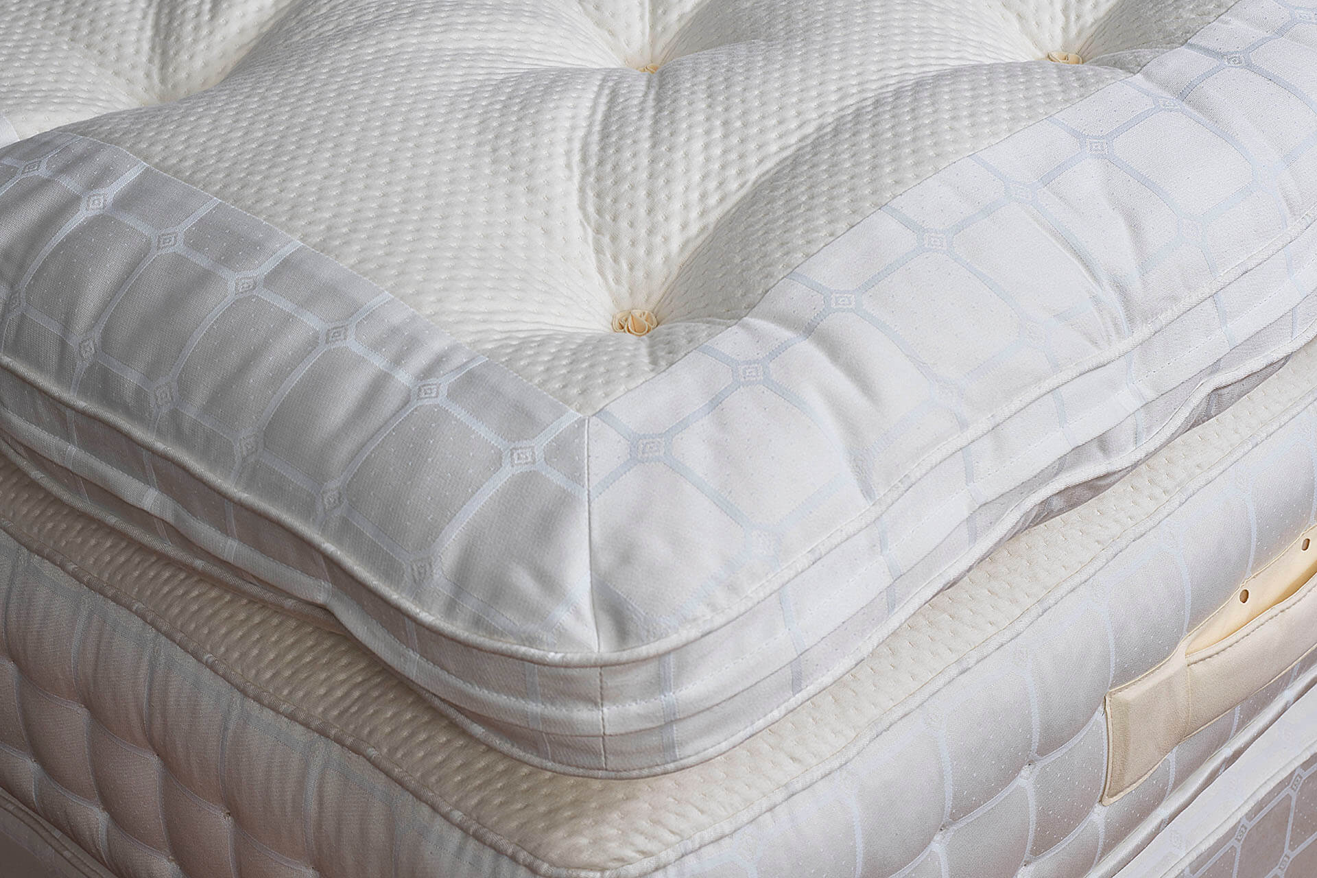 HKy topper on No 1 bed set
