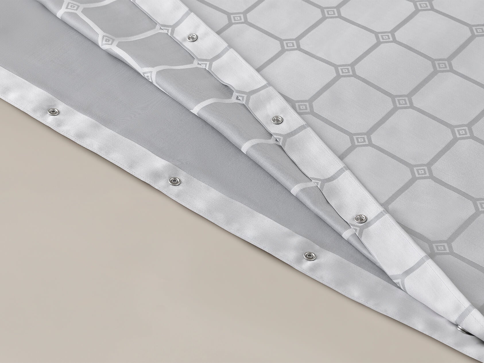 Savoir Trellis duvet cover fastening detail