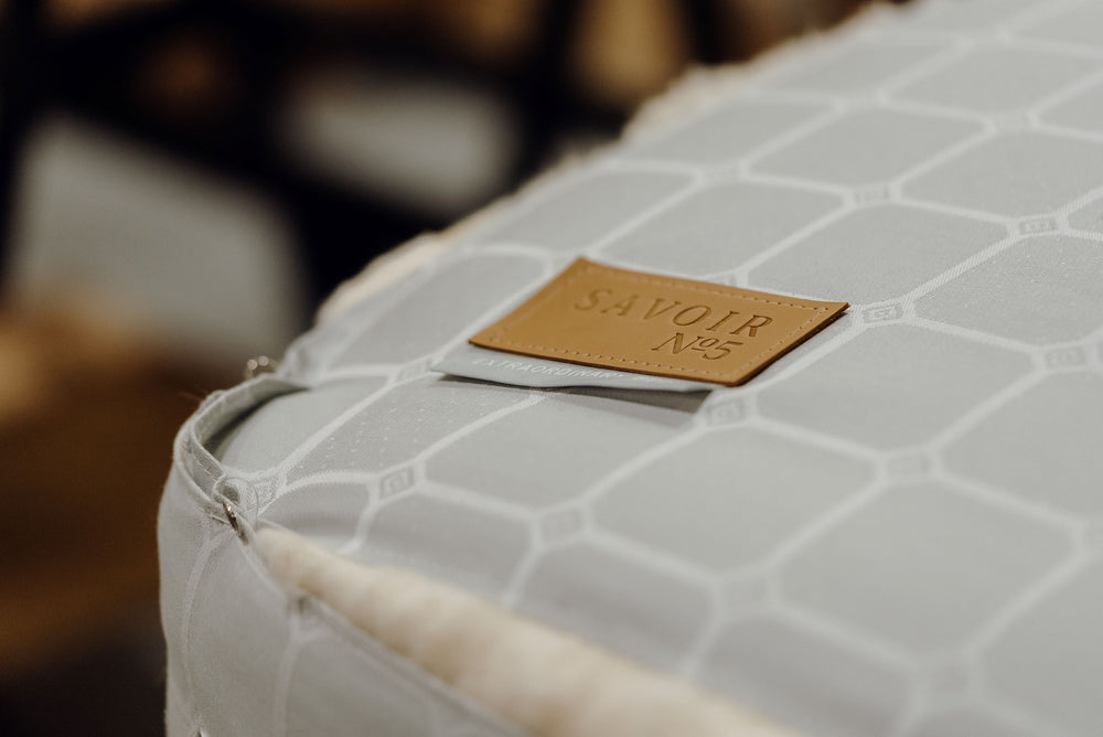 Close-up of the trellis and the No5 label