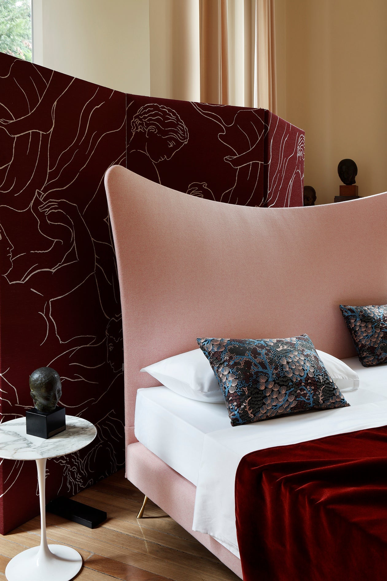 A closeup of the Savoir Amelia headboard