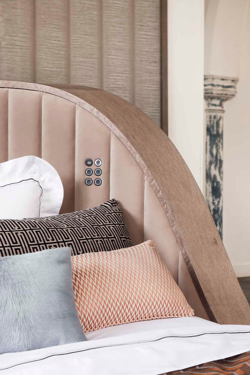 Close-up of the veneer on the Three Sixty bed