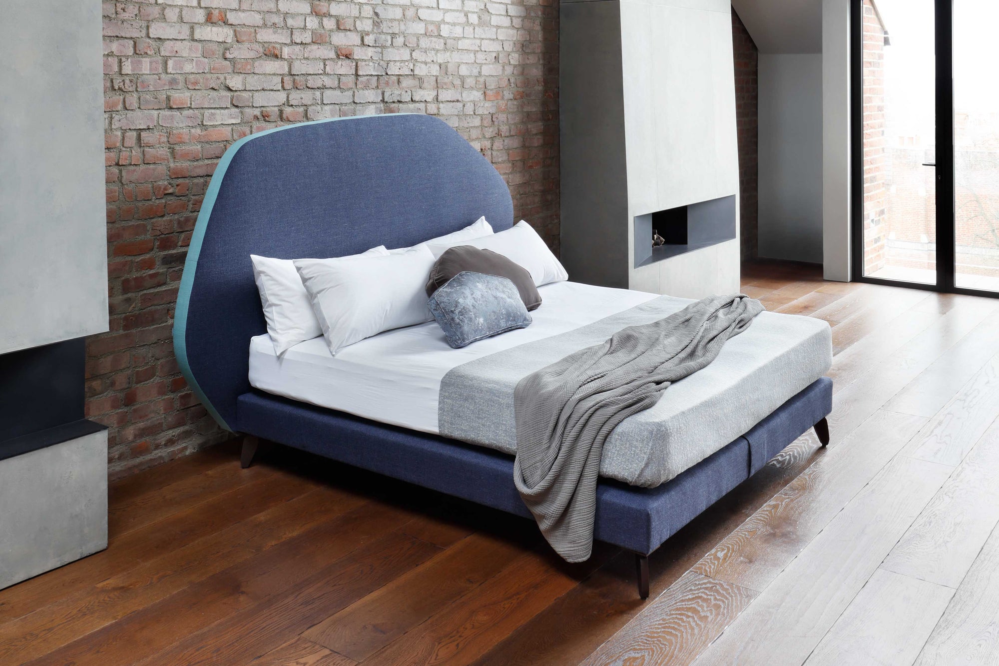 Savoir Cloud bed by Tom Faulkner and partnered with our Nº4 bed set