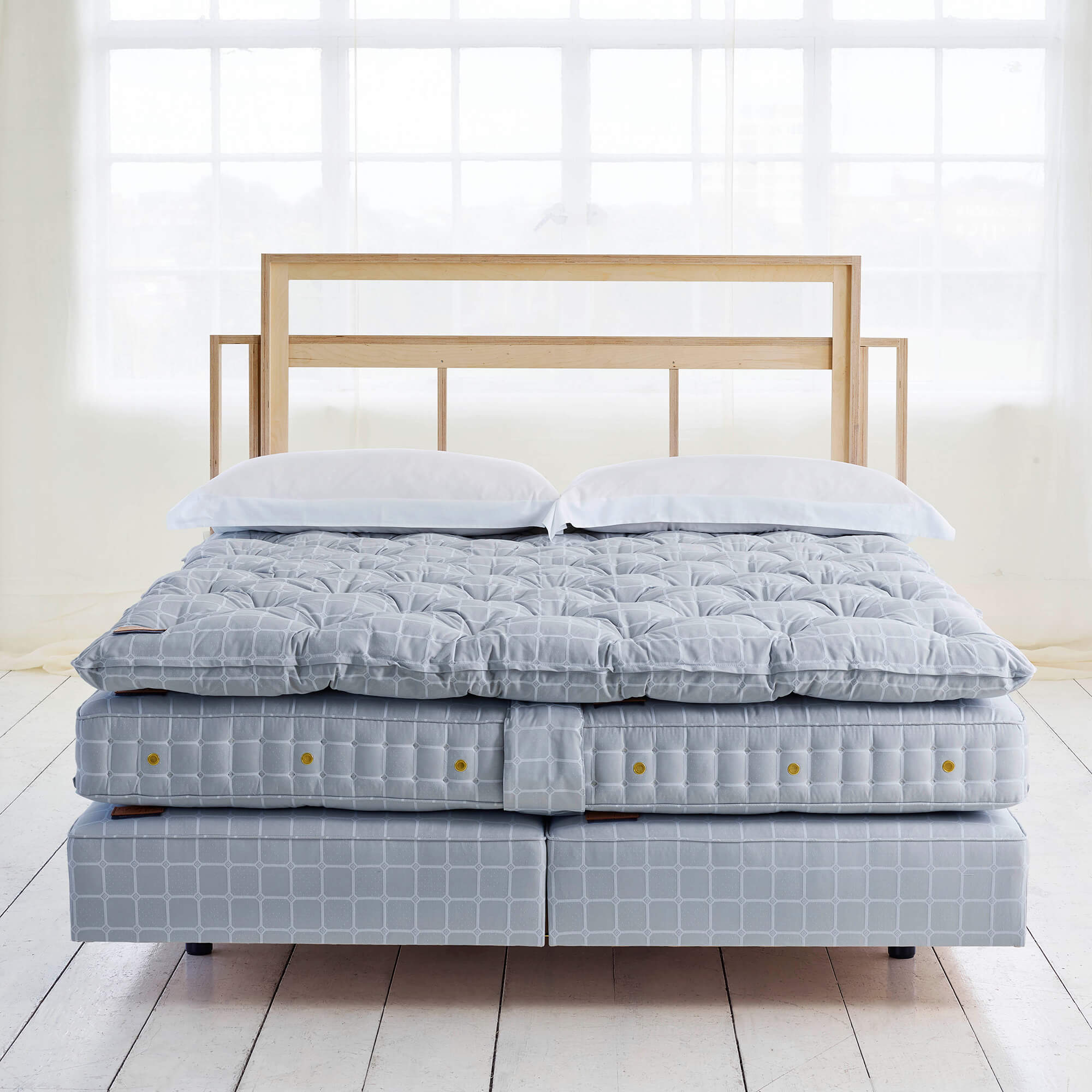 Our Savoir  bed set no2 with the mattress, the base and the topper.