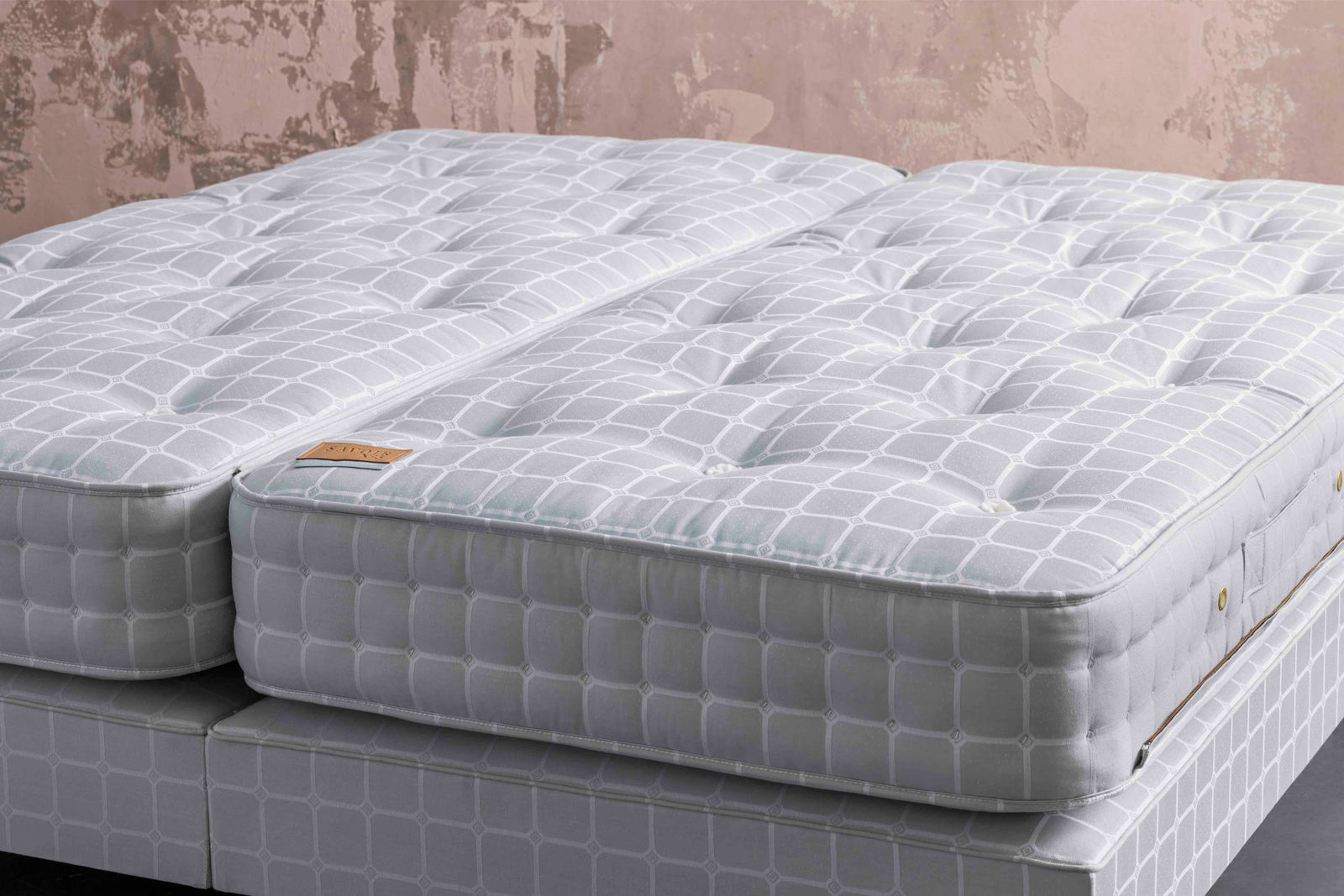 angle view of a savoir No5 mattress