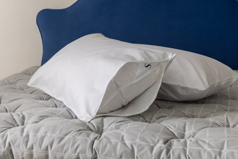 SAVOIR PILLOWS INSIDE PILLOW PROTECTORS UNZIPPED