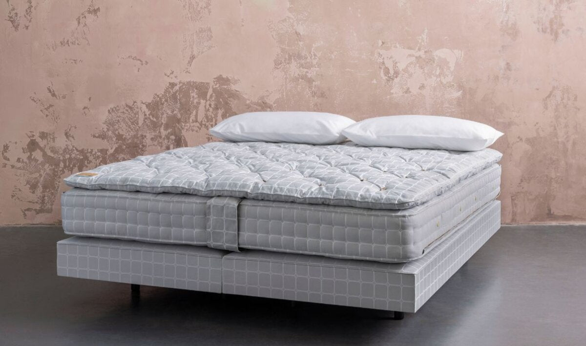Angled view of a the savvy No5 bed