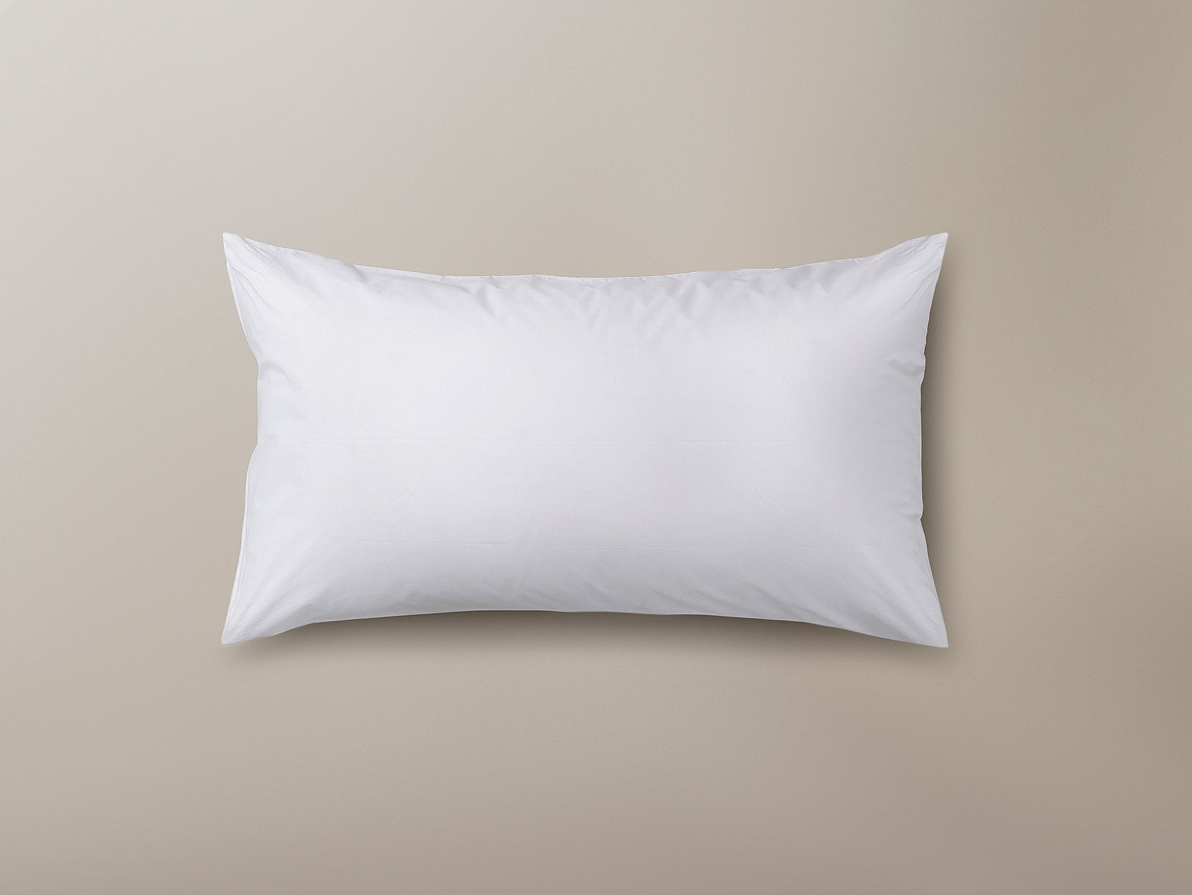 View from above of a savoir dust mite pillow protector